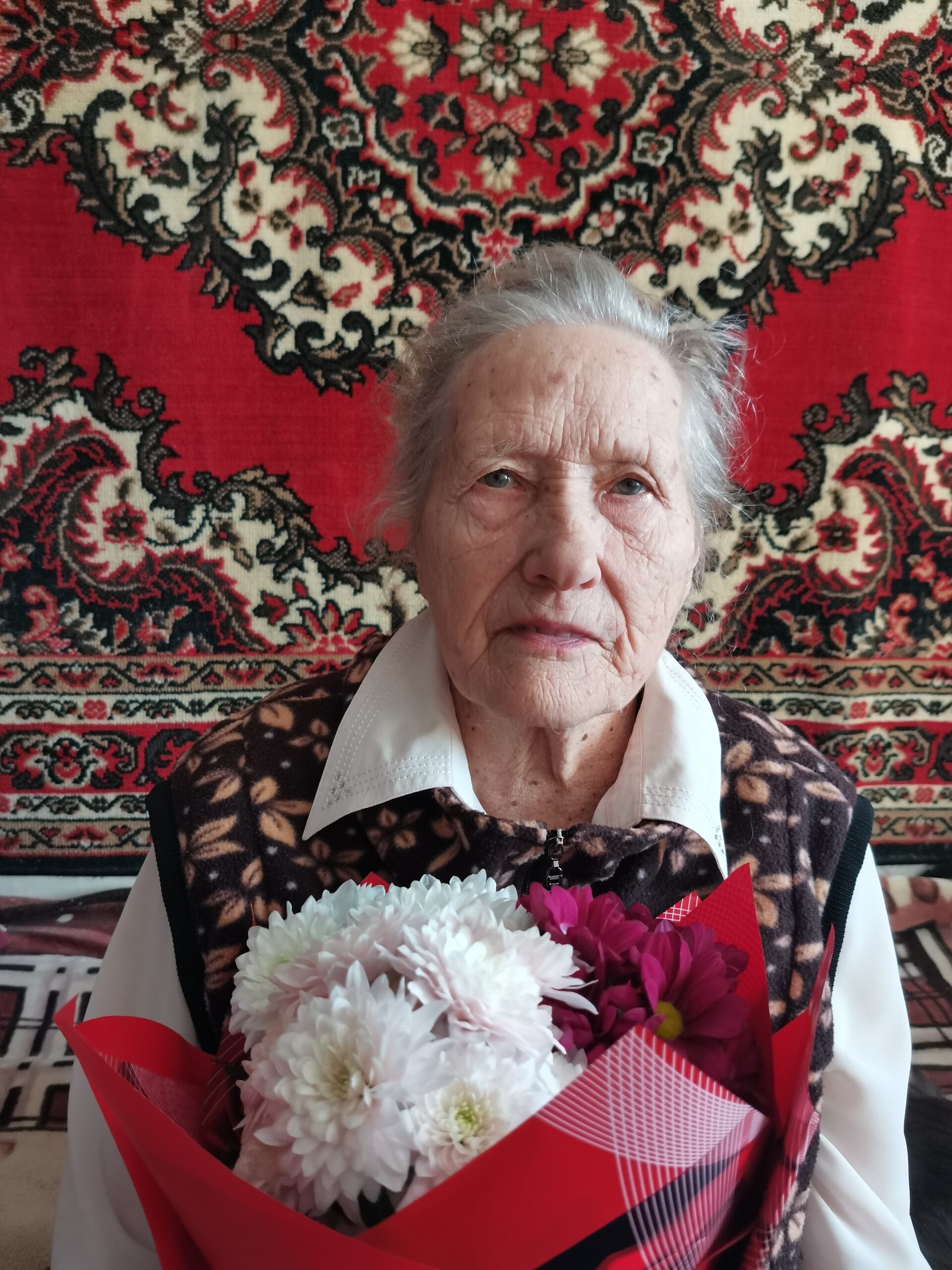 Женщина 90 лет